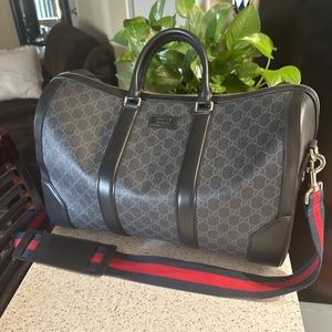 Men’s Gucci duffel bag